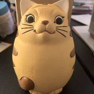 Ceramic cat eyeglass holder